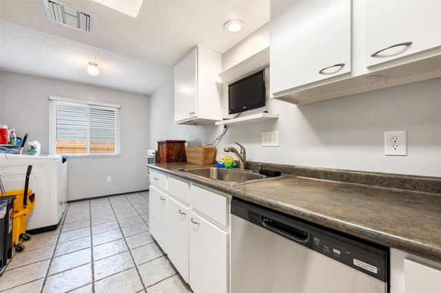 7805 Wakefield DR, Austin, TX 78749