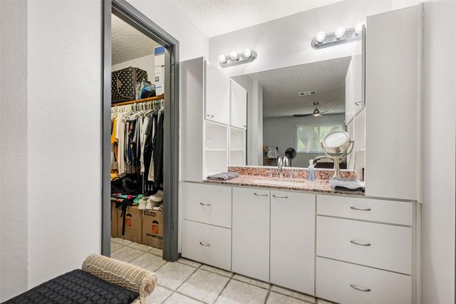 7805 Wakefield DR, Austin, TX 78749