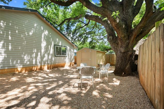 7805 Wakefield DR, Austin, TX 78749