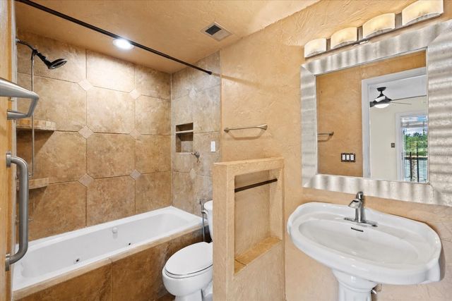 3202 RAMBLEWOOD DRIVE N, Sarasota, FL 34237