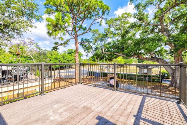 3202 RAMBLEWOOD DRIVE N, Sarasota, FL 34237