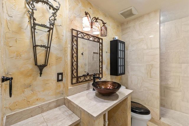 3202 RAMBLEWOOD DRIVE N, Sarasota, FL 34237