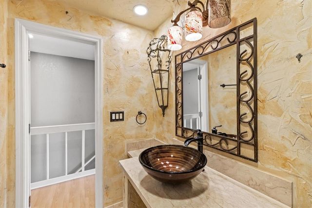 3202 RAMBLEWOOD DRIVE N, Sarasota, FL 34237