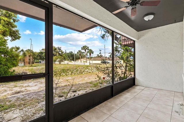 3202 RAMBLEWOOD DRIVE N, Sarasota, FL 34237