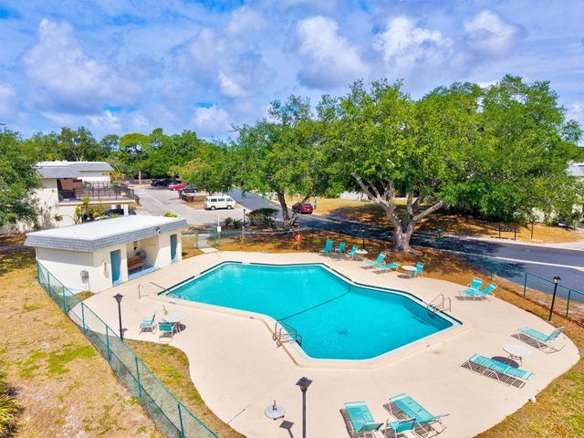 3202 RAMBLEWOOD DRIVE N, Sarasota, FL 34237
