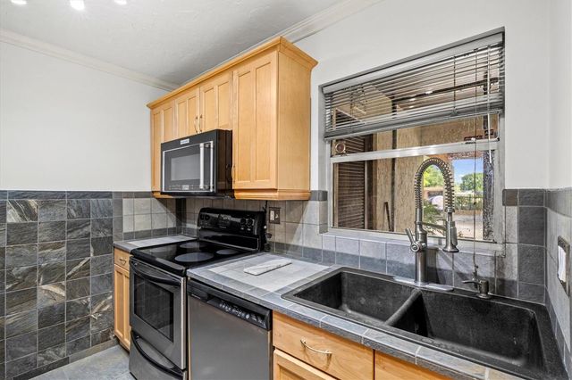 3202 RAMBLEWOOD DRIVE N, Sarasota, FL 34237
