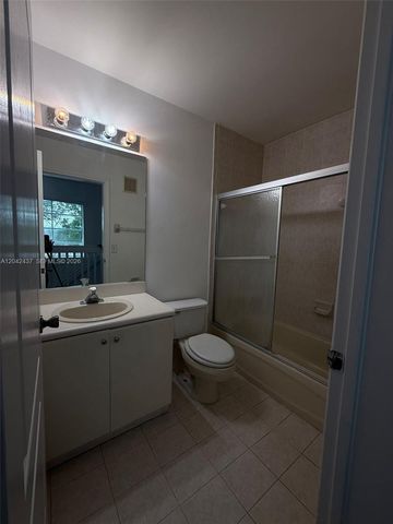 17640 NW 73rd Avenue 20019, Hialeah, FL 33015
