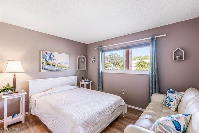 400 Forest Lakes BLVD 210, Naples, FL 34105