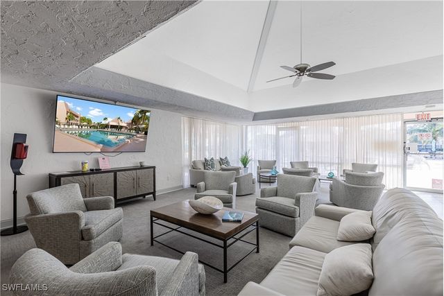 400 Forest Lakes BLVD 210, Naples, FL 34105