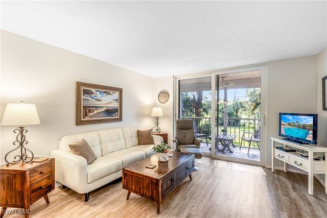 400 Forest Lakes BLVD 210, Naples, FL 34105