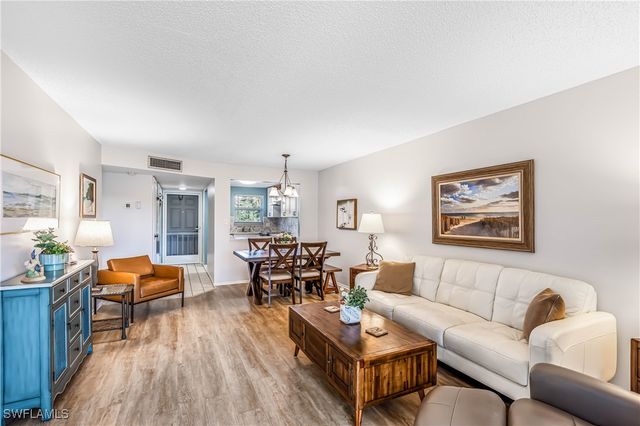 400 Forest Lakes BLVD 210, Naples, FL 34105