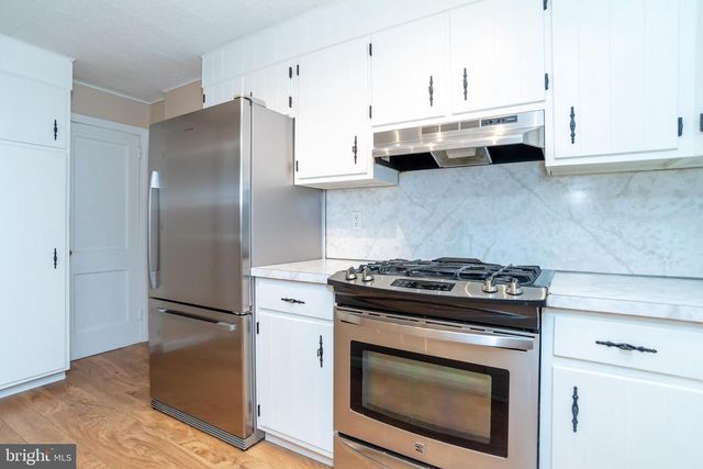 797 3RD AVE, Bristol, PA 19007