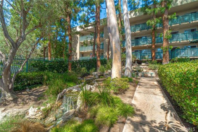 576 N Bellflower 222, Long Beach, CA 90814