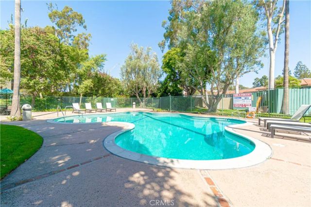576 N Bellflower 222, Long Beach, CA 90814