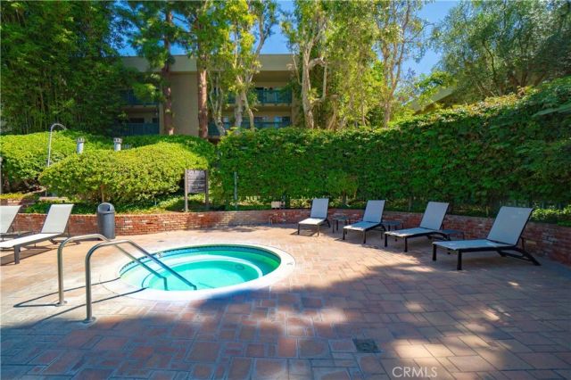 576 N Bellflower 222, Long Beach, CA 90814