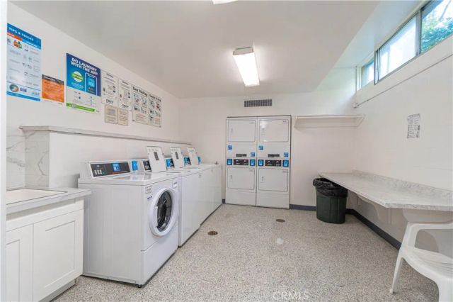 576 N Bellflower 222, Long Beach, CA 90814