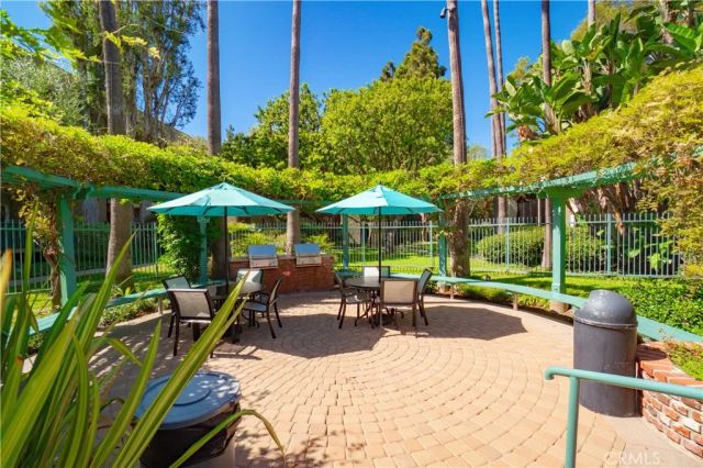 576 N Bellflower 222, Long Beach, CA 90814
