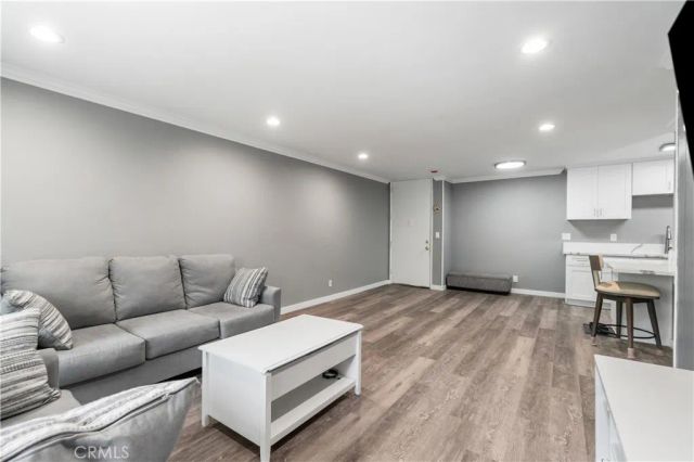 576 N Bellflower 222, Long Beach, CA 90814
