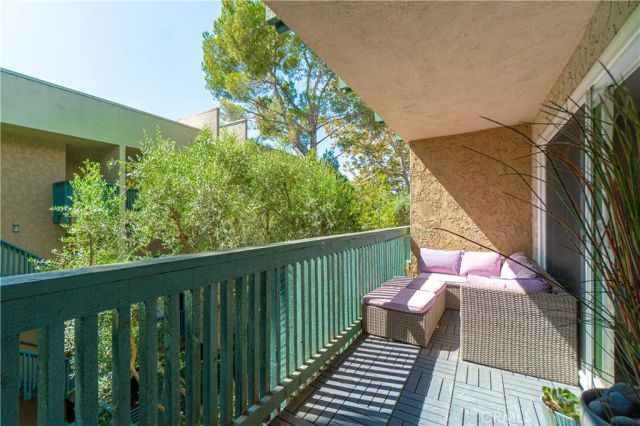 576 N Bellflower 222, Long Beach, CA 90814