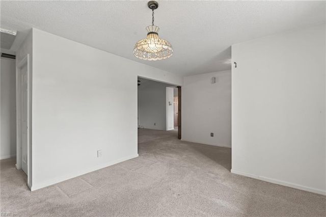 47 W River Point DR, Hampton, VA 23669