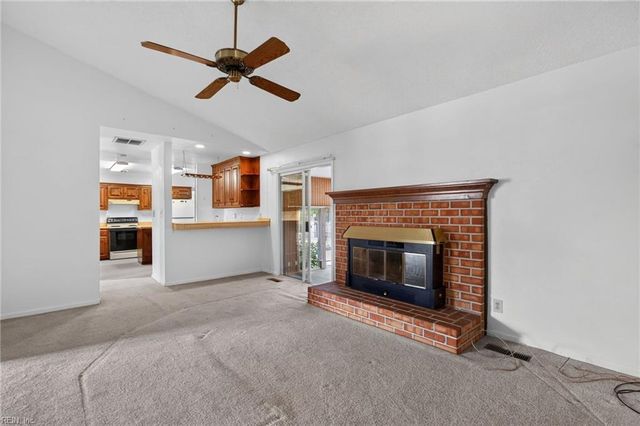 47 W River Point DR, Hampton, VA 23669
