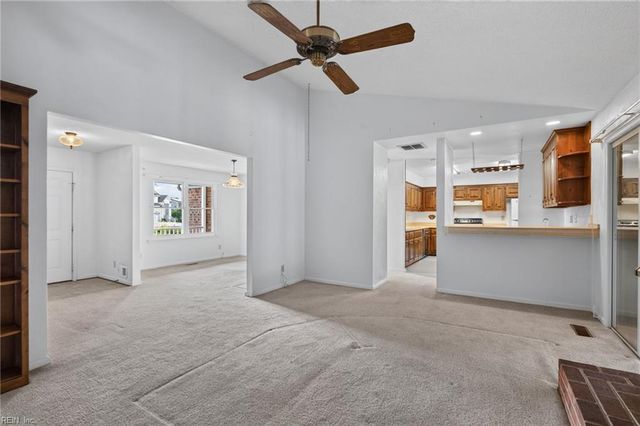 47 W River Point DR, Hampton, VA 23669