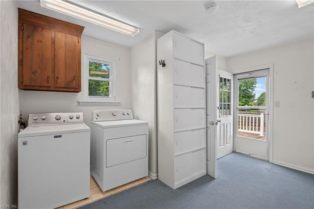 47 W River Point DR, Hampton, VA 23669