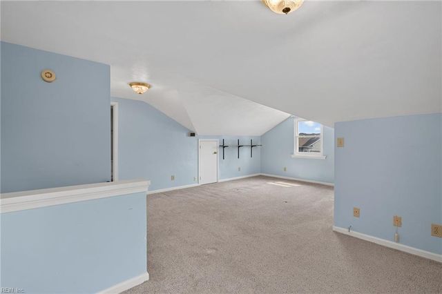 47 W River Point DR, Hampton, VA 23669