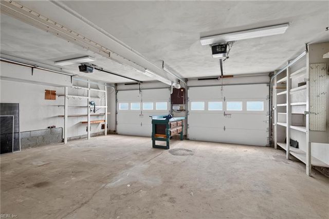 47 W River Point DR, Hampton, VA 23669