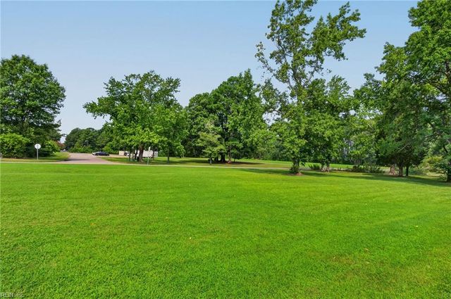 47 W River Point DR, Hampton, VA 23669