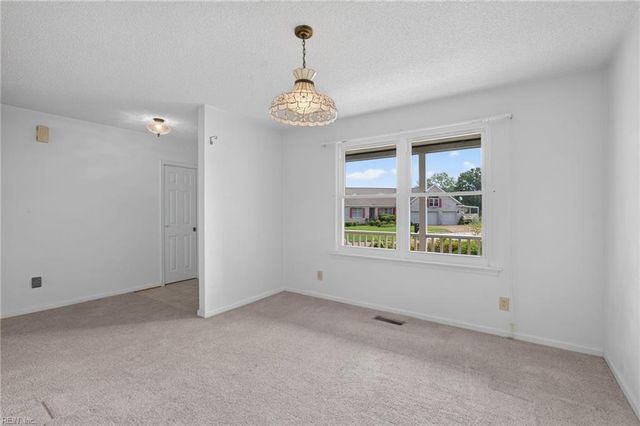 47 W River Point DR, Hampton, VA 23669