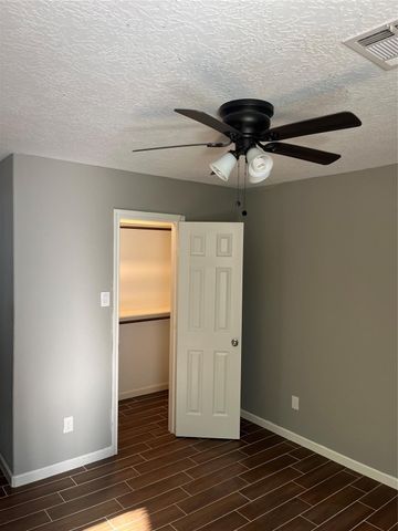 18222 Bonnie Alice Drive A, Montgomery, TX 77316