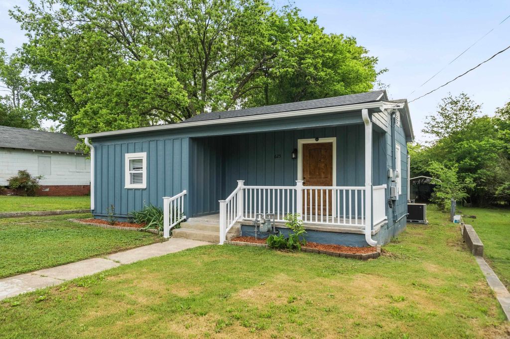 625 Fifth Street, Hot Springs National Park, AR 71913