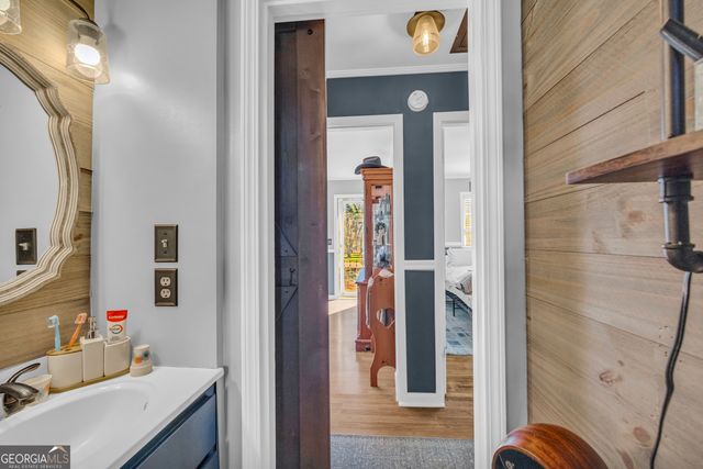 70 Bowers Street, Royston, GA 30662