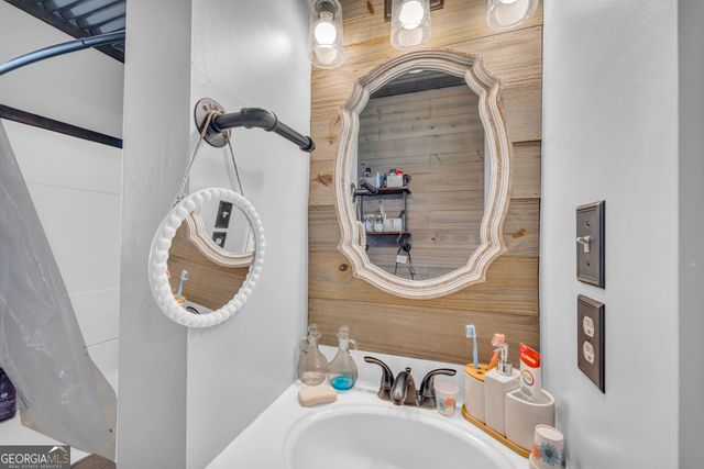 70 Bowers Street, Royston, GA 30662