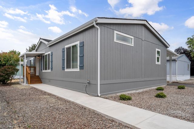 115 Orangewood Drive, Grants Pass, OR 97526