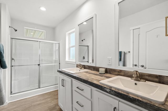 115 Orangewood Drive, Grants Pass, OR 97526