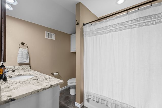 16691 S Lakeview Drive, Troup, TX 75789