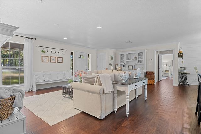 16691 S Lakeview Drive, Troup, TX 75789