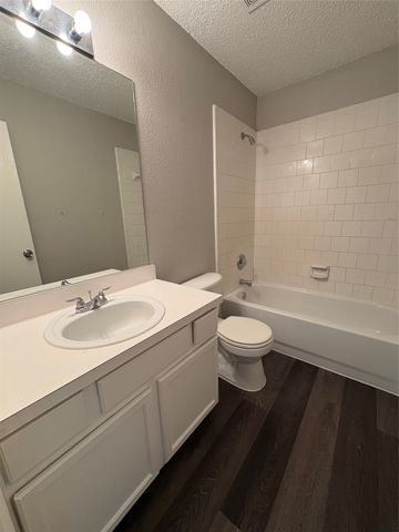 1817 Berkeley Drive, Glenn Heights, TX 75154