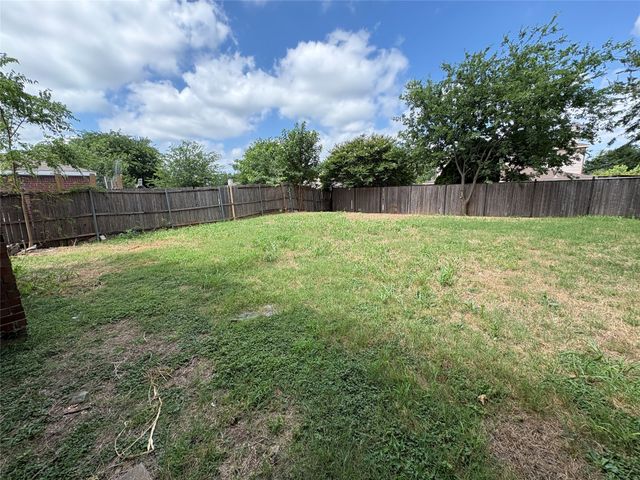 1817 Berkeley Drive, Glenn Heights, TX 75154