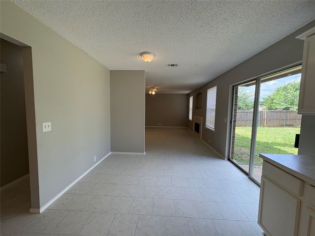 1817 Berkeley Drive, Glenn Heights, TX 75154