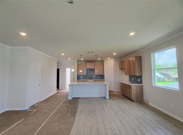 604 Fairfield Street E, Shoreacres, TX 77571