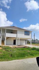 604 Fairfield Street E, Shoreacres, TX 77571