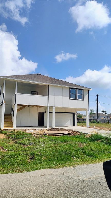 604 Fairfield Street E, Shoreacres, TX 77571