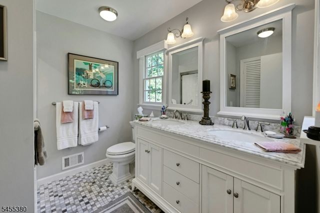 8 High Ridge Rd, Parsippany-troy Hills Twp., NJ 07869