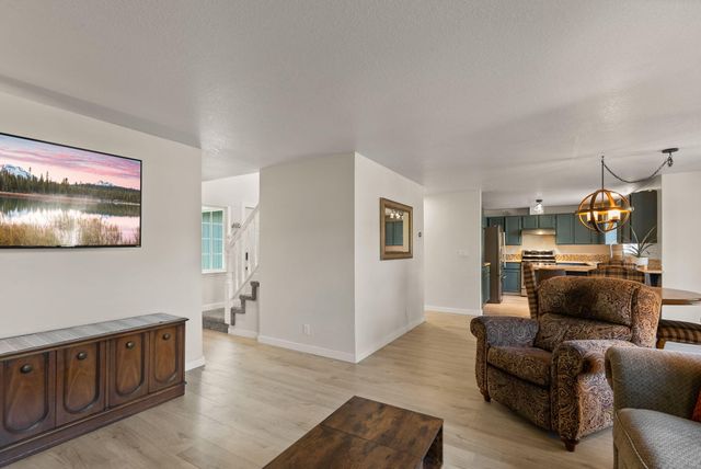 3110 NE Richmond Court, Bend, OR 97701