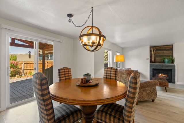 3110 NE Richmond Court, Bend, OR 97701