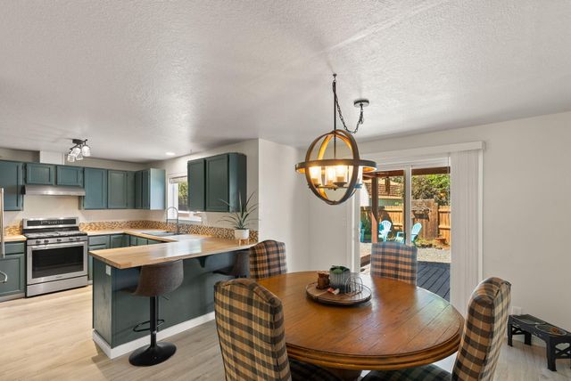 3110 NE Richmond Court, Bend, OR 97701
