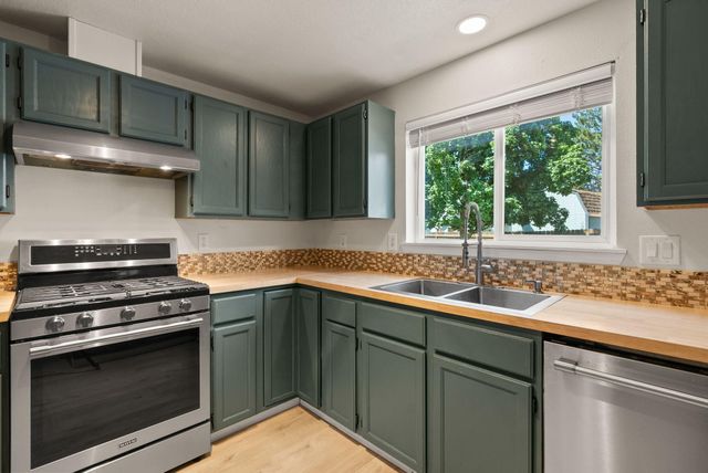 3110 NE Richmond Court, Bend, OR 97701